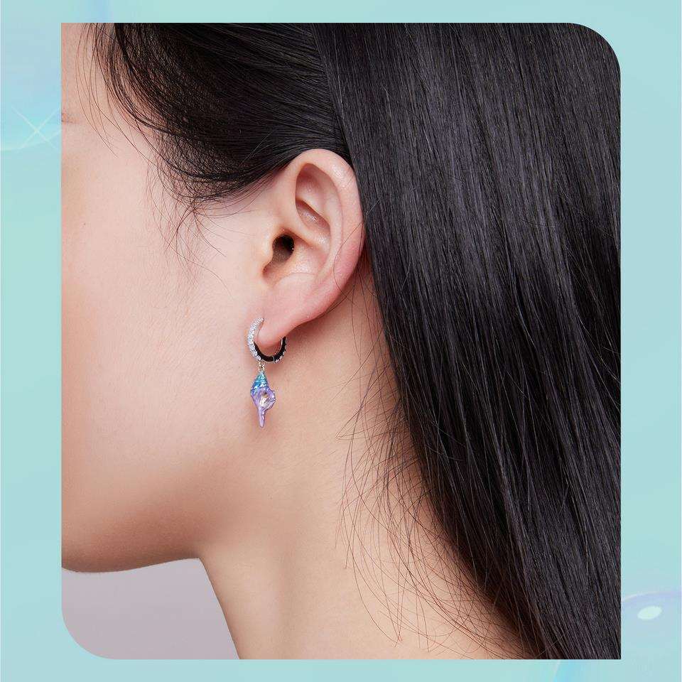 Dreamy Gradual Blue Conch Earrings - Charmadise